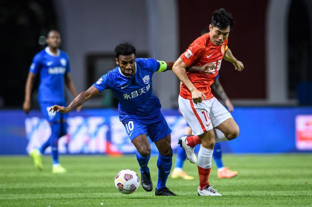 【中超】高准翼杨立瑜世界波 沧州雄狮0比2广州队