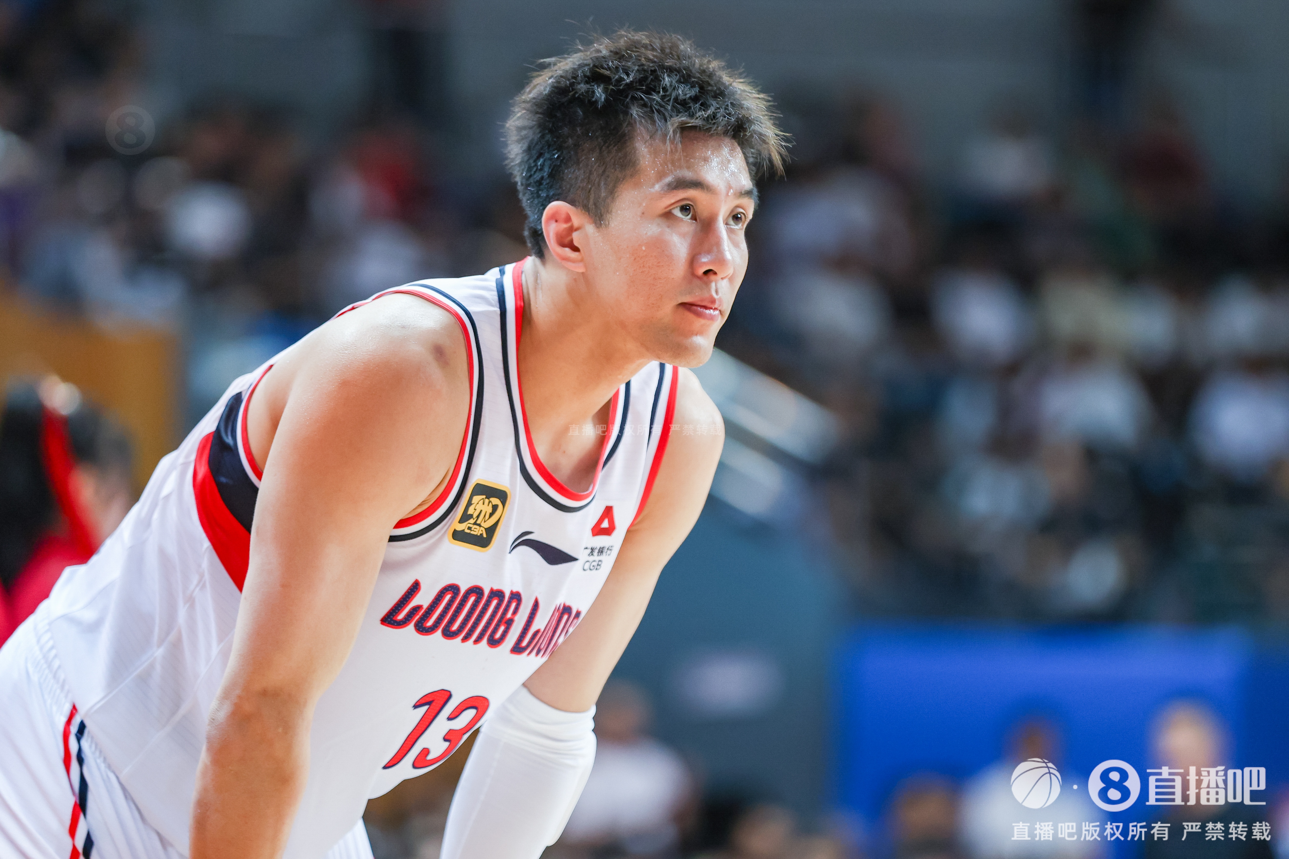 星空体育-郭艾伦及家人遭熟人诈骗千万！媒体人：球员投资确实要谨慎